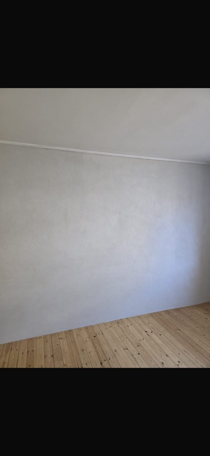 Totalputsad innervägg, klar för målning